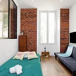 L\'Elegant Yourhosthelper